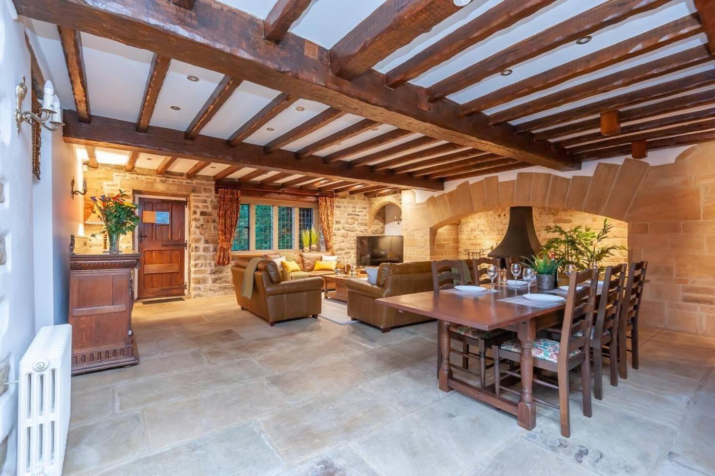 Farmhouse Barn - Rustic Luxury For Families -Leeds Pass The Keys Villa Pudsey Exterior foto